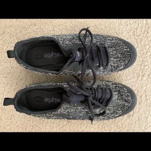 EUC ASICS Metrolyte Walking Shoes